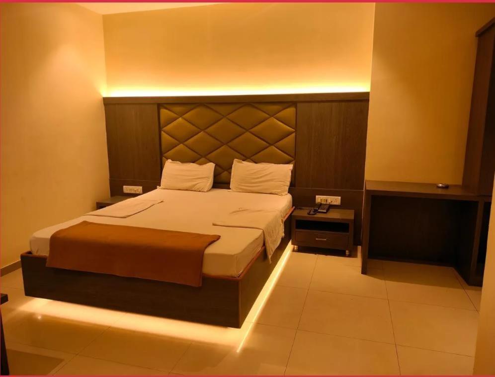 فندق Sahara Lodging & Boarding Mira-Bhayandar المظهر الخارجي الصورة
