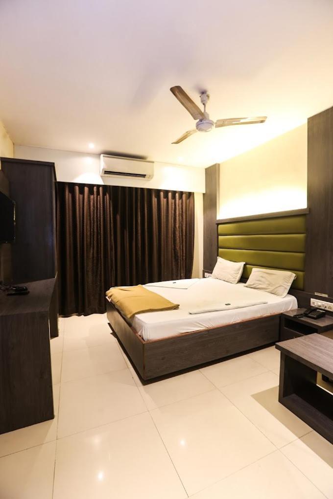فندق Sahara Lodging & Boarding Mira-Bhayandar المظهر الخارجي الصورة